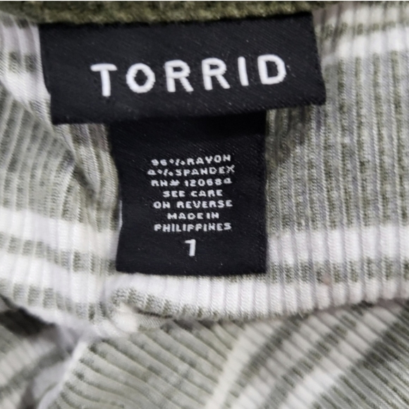 Torrid Lace Up Cold Shoulder Tee - Picture 8 of 9